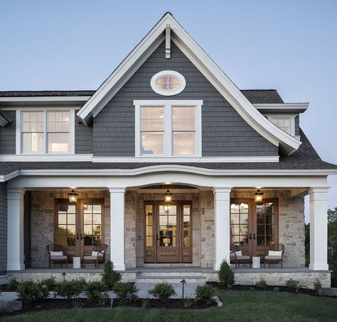 Traditional Brick Exterior, Colorado Modern Farmhouse, Coastal Siding Exterior Colors, House With Lots Of Windows Exterior, Craftmans Style House Exterior, American Style House Exterior, Lake Cottages, Victorian Homes Exterior, Tennessee House