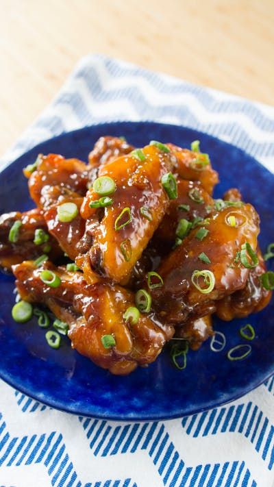 Fish Sauce Caramel, Asian Zing Wings, Vietnamese Caramel Chicken, Vietnamese Caramel Pork, Cambodian Chicken Wings, Asian Zing Chicken Wings, Caramel Chicken, Vietnamese Cuisine, Vietnamese Recipes