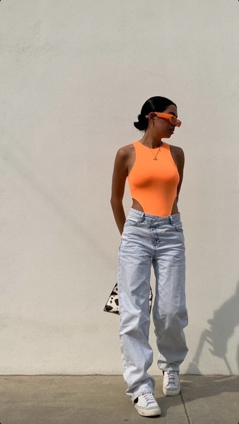 Orange Body Suit Outfit, Orange Bodysuit Outfit, Casual Date Outfit Summer, Orange Bodysuit, Outfits Con Jeans, Outfit Oversize, Look Festival, Body Suit Outfits, Teenage Fashion Outfits