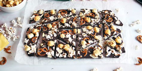 Popcorn Bark Recipes, Popcorn Chocolate Bark, Popcorn Bark, Popcorn Chocolate, Toffee Popcorn, Bark Recipes, Dark Chocolate Bark, Mini Pretzels, Chocolate Popcorn