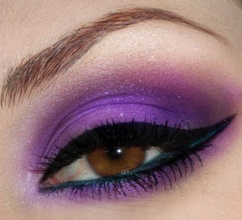 Purple Makeup, Violet Eyes, Purple Eyeshadow, Makeup Hacks, Hooded Eyes, Winter Party, Purple Eyes, Eye Make, Jeffree Star