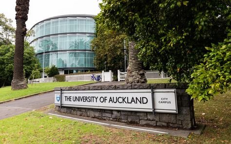 The University of Auckland and Royal Society are distancing themselves from a contentious letter by some top academics, dismissing mātauranga Māori. New Zealand University, Auckland University, University Lectures, Senior Secondary School, Teaching Online, Study In New Zealand, Lectures Hall, Auckland City, Royal Society