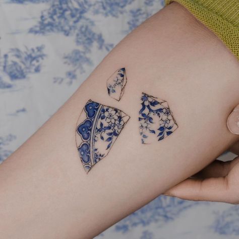 Kintsugi Tattoo, Blue Ink Tattoos, White Tattoos, Blue Tattoo, Tatuaje A Color, Arm Tattoos For Women, Tattoo Feminina, Dainty Tattoos, Cover Up Tattoos