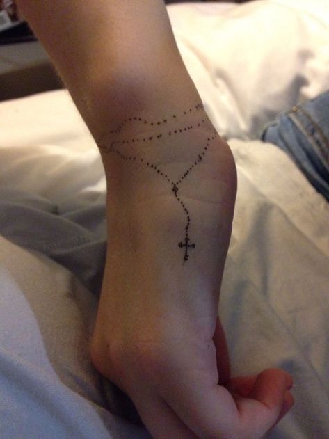 Dainty Chain Tattoo, Wrist Rosary Tattoo, Rosery Tattoos On Finger, Fine Line Rosary Tattoo, Rosary Wrist Tattoo, Rosary Tattoo Dainty, Rosary Finger Tattoo, Rosary Tattoo Ankle, Ankle Rosary Tattoo For Women