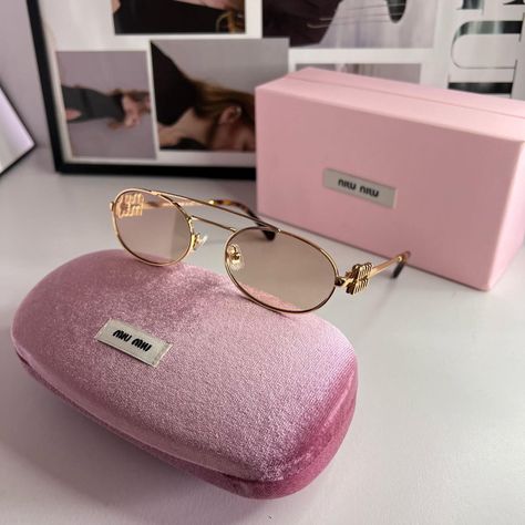 Eyes Glasses, Beauty Aesthetic, Stylish Glasses, Glasses Accessories, Eye Glasses, Things To Buy, Miu Miu, Belts, Sunglasses Women