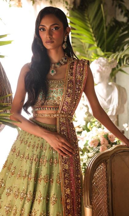 NAW-556 Bridal Lehenga Indian, Nomi Ansari, Pakistani Culture, Pakistani Bridal Dress, Indian Wedding Bride, Wedding Couture, Elegant Bridal Gown, Indian Bridal Lehenga, Green Lehenga