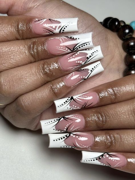 Y2k Fashion Nails, 90s Line Art Nails, 1990 Nail Designs, 2000s Nail Art Designs, Throwback Nail Designs, Old School Nail Designs, Early 2000s Nail Designs, 90 Nails The 90s Art Designs, 2000s Acrylic Nails