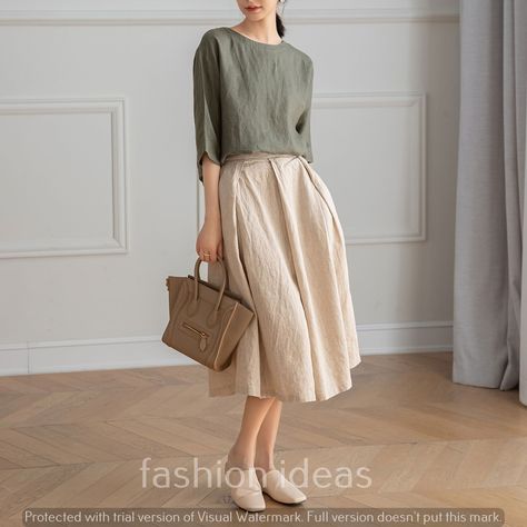 10 Stunning Skitter Dress Ideas to Elevate Your Fashion Game Linen Skirt Outfit, Linen Skirt Suit, A Line Skirt Outfits, Custom Skirt, Long Linen Skirt, Linen Midi Skirt, Midi Skirt Casual, Skirt Linen, Skirt A Line