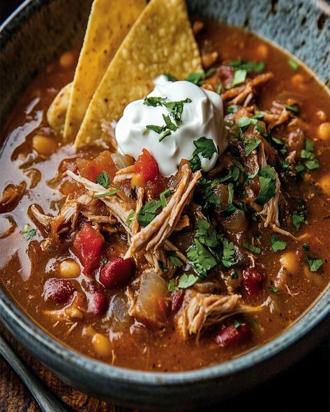 Smoked Pulled Pork Chili – Easy, Hearty, and Flavorful Recipe Soup With Pulled Pork Crock Pot, Pulled Pork Chilli Recipes, Chili Made With Pork, Bbq Pulled Pork Chili, Smoked Pulled Pork Chili, Soup With Pulled Pork, Smoked Pork Chili, Pulled Pork Chilli, Pulled Pork Soup