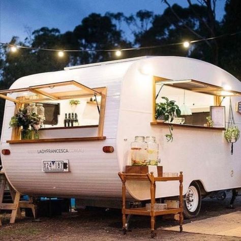 Food Caravan, Kombi Food Truck, Foodtrucks Ideas, Camper Bar, Caravan Vintage, Caravan Bar, Camper Diy, Bar Hire, Camping Vintage