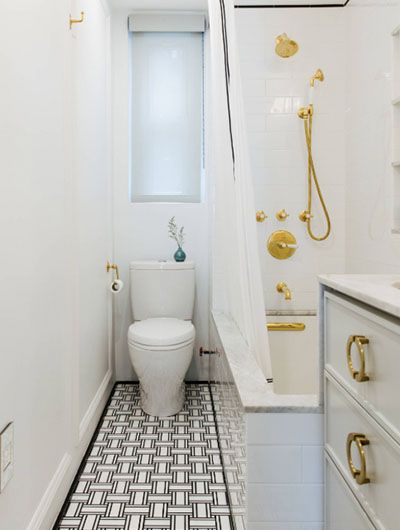 19 Tiny Bathroom Ideas To Inspire You | Sebring Design Build Contemporary Small Bathrooms, Glam Apartment, Makeover Kamar Mandi, Gym Bathroom, Very Small Bathroom, Bathroom Stand, Shower Wall Tile, Serene Bathroom, White Bathroom Tiles