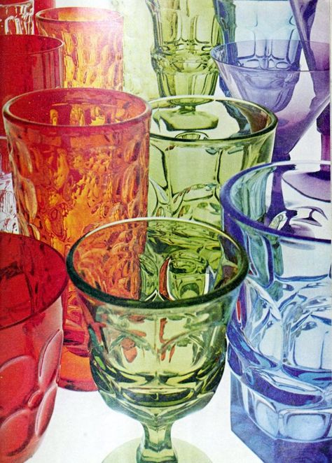 Vintage Fostoria glass: 100+ old patterns, colors & styles of the classic American glassware Vintage Glassware Display, 70s Homes, Vintage Colored Glassware, Colored Stemware, 70s Birthday Party, Colorful Garden Wedding, Glassware Display, Fostoria Glassware, 70s Birthday