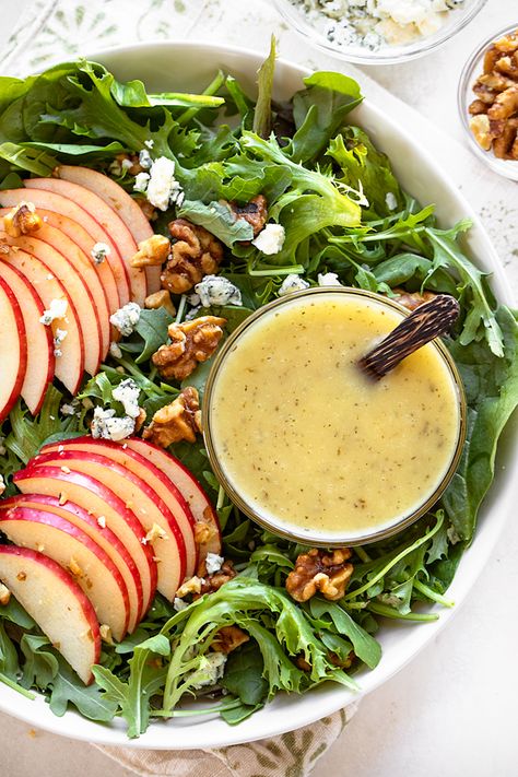 This apple cider vinaigrette is a deliciously bright, sweet-savory dressing that makes your hearty, seasonal salads pop with flavor! | thecozyapron.com #applecidervinaigrette #applecidervinaigrettedressing #applecidervinaigrettedressingrecipe #applecidervinaigretterecipes Apple Cider Dressing Vinaigrette Fall Salad, Apple Cider Vinegraitte, Creamy Apple Cider Vinaigrette, Cranberry Vinaigrette Dressings, Venigret Salad Dressing, Healthy Vinaigrette Recipes, Apple Cider Vinegrette, Apple Vinaigrette Dressing, Apple Cider Vinaigrette Dressing