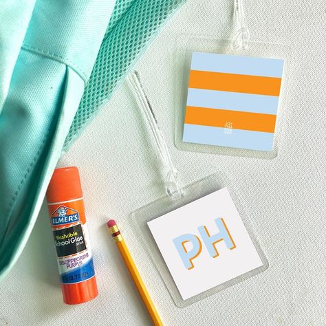 steph weibring on Instagram: “Back to school-ish time! This year the focus is the little things and silver linings! For examples cute backpacks and bag tags! Now in the…” Kids Bag Tags, Monogram Kids, Preppy Monogram, Monogramed Gifts, Notepad Gift, Valentines Gift Tags, Monogram Backpack, Kids Bag, Birthday Tags