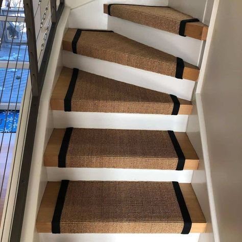 Stairwell Makeover, Stair Runner Ideas, Stairs Runners, Sisal Stair Runner, Wool Stair Runner, Cottage Stairs, Striped Stair Runner, Animal Print Carpet, Interior Makeover