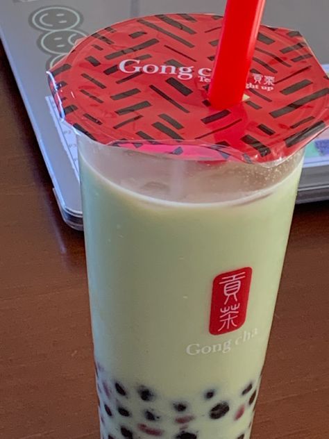 honeydew milk tea + pearls + red bean = heaven!! #boba #bobatime #milktea #food #heaven Kenny Core, Honeydew Boba, Honeydew Milk Tea, Gong Cha, Pearl Tea, Bubble Milk Tea, Red Bean, Food Heaven, Red Beans