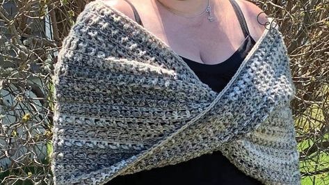 Crochet Mobius Wrap, Crochet Mobius, The Crochet Crowd, Infinity Wrap, Crochet Crowd, Crochet Twist, Crochet Shawl Pattern Free, Crochet Infinity Scarf, Field Of Dreams