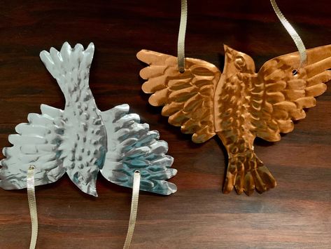 Bird Handmade Embossed Pressed Copper or Tin Wall Decoration in Folk Art Style - Etsy Feuille Aluminium Art, Tin Foil Art, Aluminum Foil Art, Tin Ornaments, 8th Grade Art, Tin Wall, Bird Christmas Ornaments, Metal Embossing, Tin Walls