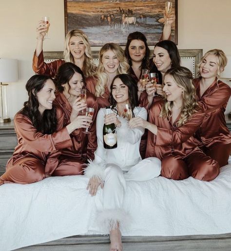 Pin by Pinner on Wedding in 2022 | Bridal squad, Squad photos, G photos Bridesmaid Bed Pictures, Bride Squad Ideas, Bridal Party Photoshoot, Bridal Prep Photos, Bride And Bridesmaid Pictures, Bridal Shower Photography, Bridal Entourage, Night Before Wedding, Pyjamas Party