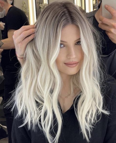 Style Hair Extensions, Blonde Babylights, Babylights Hair, Cool Blonde Hair Colour, Summer Blonde Hair, Platinum Blonde Hair Color, Cool Blonde Hair, Highlights Blonde, Blonde Hair Color Ideas