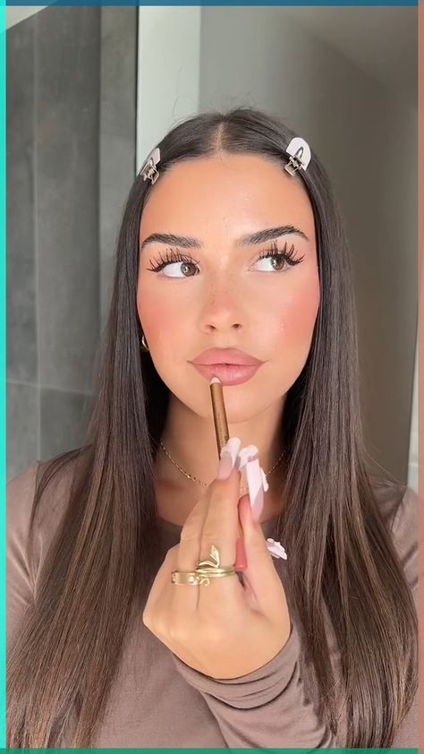 Gorgeous makeup. Makeup tutorial, natural makeup. 
Video tiktok: @looooooooch Go To Makeup, Soft Glam Look, Everyday Makeup Tutorial, Makeup Contouring, Sunkissed Makeup, Fix Makeup, Essential Makeup, Light Makeup Looks, Latina Makeup