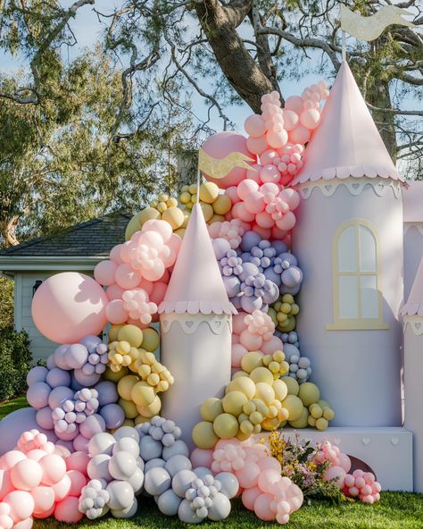 Living for the moments that take your breath away🎈 @detailskristi @roxythecreative @bloomboxdesigns @balloonique_designs… | Instagram Princess Aurora Birthday Party, Disney Princess Theme Birthday Party, Fairy Invitations, Disney Princess Theme, Fairy Baby Showers, Disneyland Birthday, Princess Birthday Party Decorations, Princess Theme Birthday, Fairytale Party