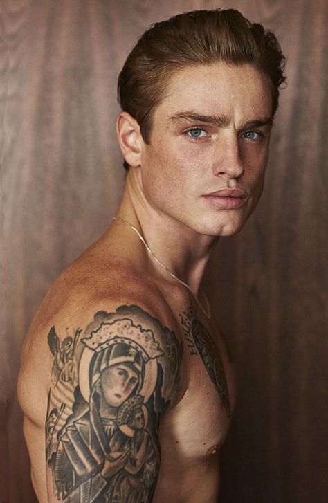 Redhead Men, Blue Eyed Men, Ginger Men, Inked Men, Poses References, Men's Beauty, 영감을 주는 캐릭터, Male Face, Beautiful Eyes