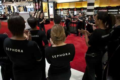 Team meeting Sephora Beauty Advisor, Sephora Job, Sephora Uniform, Work Vision Board, 2023 Goals, Manifesting Vision Board, Team Meeting, Beauty Advisor, Sephora Beauty