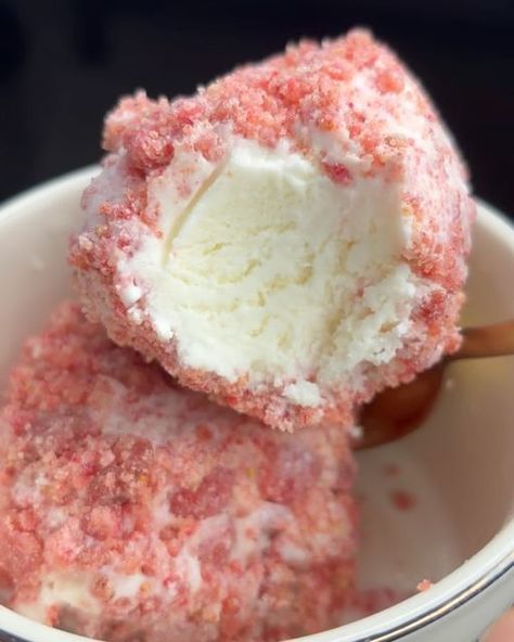 Strawberry Shortcake Ice Cream Ball😍 | Instagram Strawberry Crunch Ice Cream Balls, Strawberry Balls, Strawberry Shortcake Ice Cream Cake, Baking Strawberry, Ice Cream Balls, Ice Cream Ball, Strawberry Crunch Cake, Strawberry Cheesecake Ice Cream, Strawberry Shortcake Ice Cream