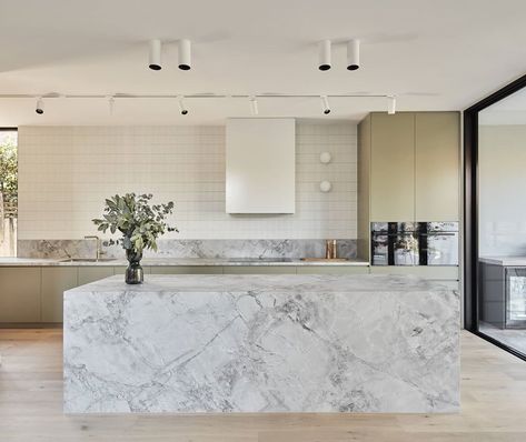 WK Quantum Quartz on Instagram: “Cannot get enough of this Super White Six+ porcelain masterpiece! ♡ Elegant clean lines and luxe finishes complete the look • Take the…” Kitchen Design Centre, Luxury Appliances, Super White, Timber Flooring, Local Design, Instagram Design, Custom Home Builders, Interior Projects, Residential Design