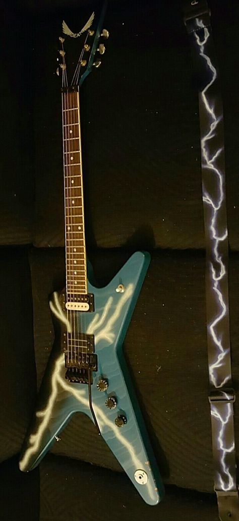 Dimebag Guitar, Dean Guitars, Guitar Images, Dimebag Darrell, Electric Guitar Design, Rockstar Aesthetic, Guitar Obsession, Guitar Photos, Cool Electric Guitars