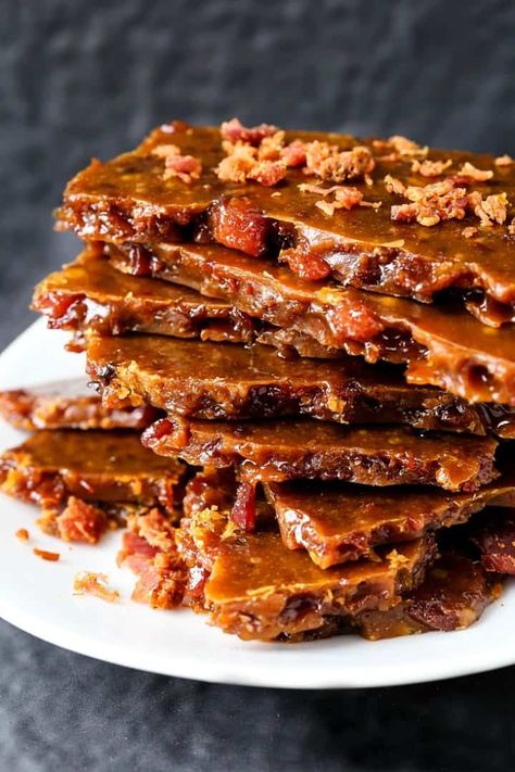 Easy Bourbon Bacon Brittle is delicious brittle recipe topped with bacon! #brittle #baconbrittle #hostessgift #dessertrecipe #homemadegift Bacon Brittle Recipe, Bacon Dessert Recipes, Bacon Desserts, Bourbon Bacon, Chocolate Covered Raisins, Brittle Recipes, Bourbon Gifts, Candied Bacon, Bark Recipe