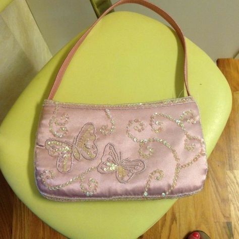 Hand Purse, Aesthetic Bags, Fancy Bags, Pretty Bags, Cute Purses, Look Vintage, Cute Bags, 2000s Fashion, Dream Clothes