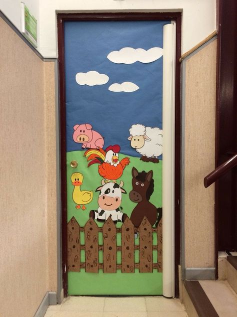 Farm Classroom Decorations, Farm Classroom Theme Decor, Farm Theme Crafts, Farm Classroom Theme, Dorm Door Decorations, Fall Classroom Ideas, Farm Lessons, Dinosaurs Preschool, Farm Theme Birthday