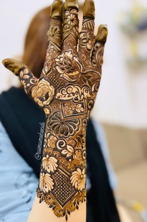 Husband Name Mehndi Designs, Anniversary Mehendi, Desi Mehndi, Mehndi Pic, Parul Garg, Beautiful Mehndi Designs, Latest Arabic Mehndi Designs, Couple Status, Eid Mehndi