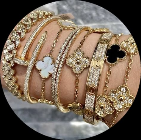 Girly Bracelets, Dope Jewelry Accessories, Expensive Jewelry Luxury, Wrist Jewelry, Luxe Jewelry, Dope Jewelry, Jewelry Fashion Trends, Classy Jewelry, Expensive Jewelry