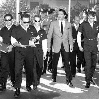 “Elvis with his posse known as The Memphis Mafia Memphis Mafia, Elvis Presley Movies, Boys Town, Fun Zone, Musical Film, Elvis Movies, Movie Set, Worlds Fair, Elvis Presley Photos