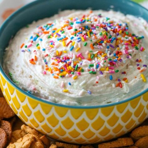 Funfetti Dip Recipe Funfetti Dip Recipe, Funfetti Dip, Funfetti Cheesecake, Cake Batter Dip, Dessert Dip Recipes, Cake Dip, Sweet Dips, Funfetti Cake, Dessert Dips