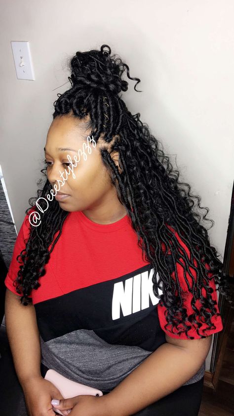 Long Hair Red Carpet, Hair Red Carpet, Beautiful Braided Hairstyles, Glamour Hairstyles, Overprocessed Hair, African Hair Braiding, Faux Locks, Hairstylist Hairstyles, Faux Locs Hairstyles