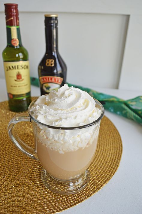 Irish Coffee Recipe with Baileys and Jameson - Planning Inspired Baileys Irish Coffee, Irish Coffee Recipe Whiskey, Irish Coffee Bar, Irish Coffee Recipe Baileys, Coffee With Baileys Irish Cream, Alcohol Cookies, Jameson Whiskey Drinks, Liquor Ideas, Jameson Cocktails