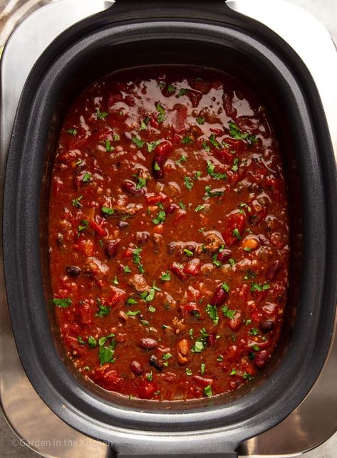 Slow Cooker Venison Chili, Chili Seasonings, Smoky Chili, Oven Roast Beef, Garden In The Kitchen, Slow Cooker Venison, Venison Chili, Classic Pot Roast, Slow Cooker Chili Recipe