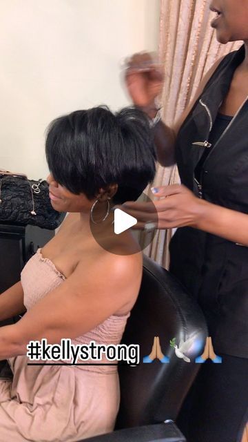 Najah Aziz on Instagram: "There is healing ❤️‍🩹 in these videos. Thank you🙏🏽🕊️🙏🏽 #kellystrong  #thekellycut™️ #liketheriversalon" Muni Long, Kelly Cut, Long Bangs, Dope Hairstyles, Hairstyles Over 50, March 4, Hair Cut, Black Women Hairstyles, Hair Tutorial