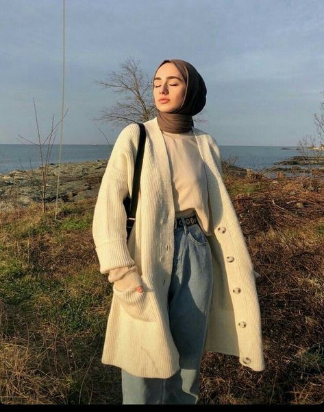 Estilo Hijab, Mountain Outfit, Muslim Outfits Casual, Muslim Fashion Hijab Outfits, Hijab Style Casual, Hijabi Fashion Casual, Modesty Fashion, Hijabi Outfits Casual, Casual Hijab