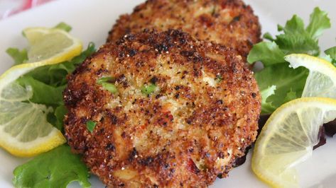 Ultimate Crab Cakes Recipe - BettyCrocker.com Salmon Cakes Recipe, Weight Watchers Recipes, Points Recipes, Salmon Cakes, Salmon Patties, Crab Cakes, Ww Recipes, Seafood Dishes, Weight Watchers Meals