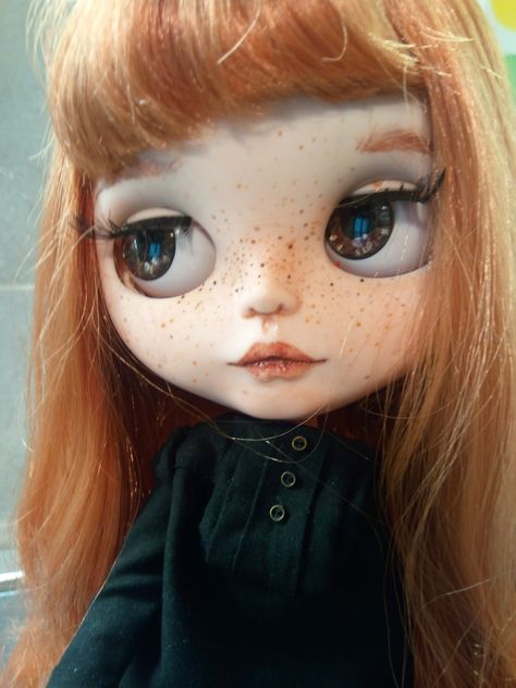 Copper Hair Blythe Doll, Blythe Dolls Strawberry Blonde, Blythe Doll Red Hair Bangs Brown Eyes, Ginger Blythe Doll Brown Eyes, Blythe Dolls Ginger Hair, Red Head Blythe Doll, Redhead Blythe Doll, Blythe Dolls Red Hair Brown Eyes, Blythe Doll Curly Hair Brown Eyes