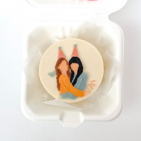 Best Friend Cake Ideas Aesthetic, Cute Bento Cake For Best Friend, Mini Birthday Cake For Best Friend, Friendship Day Bento Cake, Bff Cake Ideas, Funny Bento Cake For Best Friend, Friendship Cakes Ideas, Cake Ideas For Best Friend Birthday, Mini Cake For Best Friend