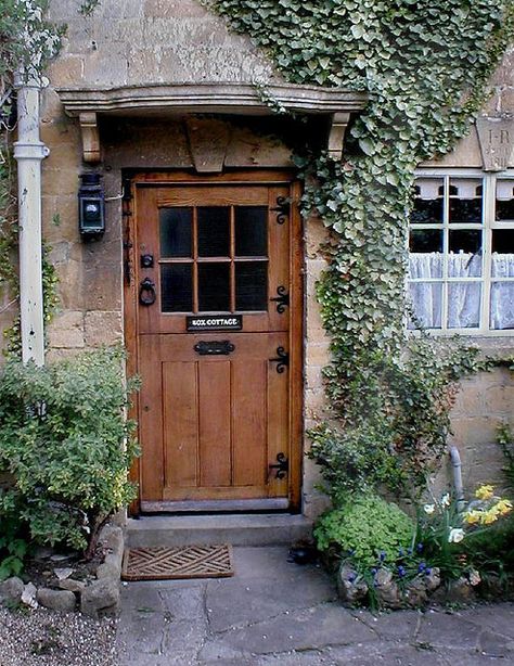 Box Cottage,  on a short lane in Broadway, England. Broadway is a super charming towne in the Cotswolds. Cottage Front Doors, Cottage Door, Storybook Cottage, Casa Vintage, Dutch Door, Dream Cottage, Old Doors, Cottage Living, Beautiful Doors