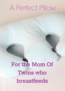 The Twin Z pillow is perfect for breastfeeding or bottle feeding twins. It supports mom's back while creating a comfortable place for the babies to lay. #blogbuddies Twin Feeding Pillow, Feeding Twins, Twin Gear, Breastfeeding Pillow, Feeding Pillow, Twin Outfits, Comfortable Place, Twins Baby Shower, Twin Mom