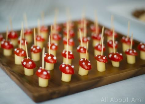 Cheese and tomato appetizers for woodland baby shower theme. They look like toadstool mushrooms! Woodland Baby Shower Theme Decorations, Woodland Creatures Birthday, Woodland Baby Shower Theme Boy, Woodland Baby Shower Food, Hedgehog Cookies, Woodland Creatures Baby Shower, Forest Birthday Party, Woodland Baby Shower Decorations, Forest Birthday