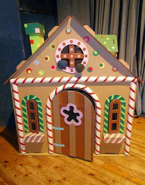 Diy Cardboard Gingerbread House, Gingerbread House Ornaments, Cardboard Gingerbread, Hansel And Gretel House, Cardboard Gingerbread House, Large Cardboard Boxes, Gingerbread Diy, Easy Holidays Crafts, Gingerbread Christmas Decor